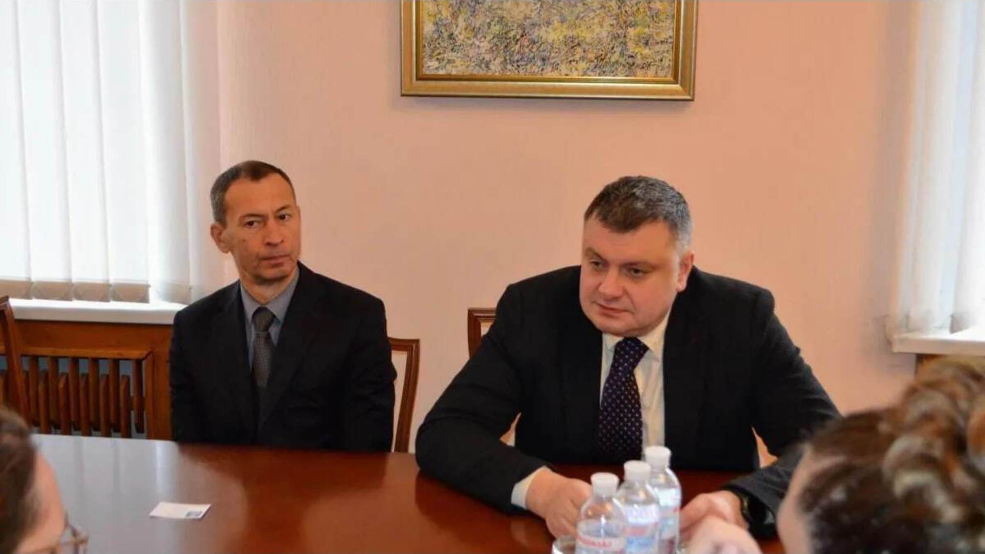 На початку вторгнення очільник СЗРУ Литвиненко утік за кордон, а зі сховищ зникли тисячі одиниць зброї та $12 млн – ЗМІ
