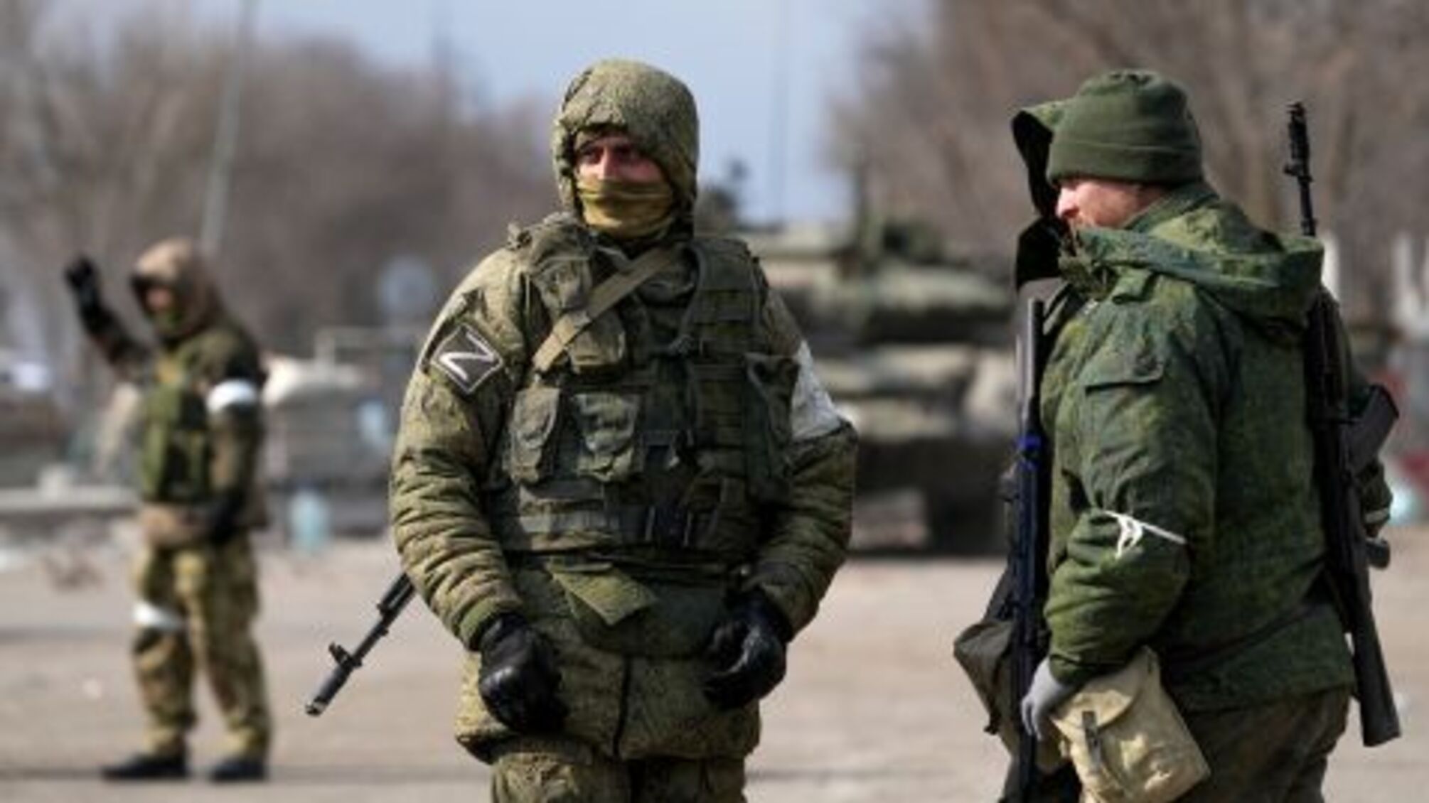 В Петербурге пьяные военные рф напали на пожилого мужчину (видео)