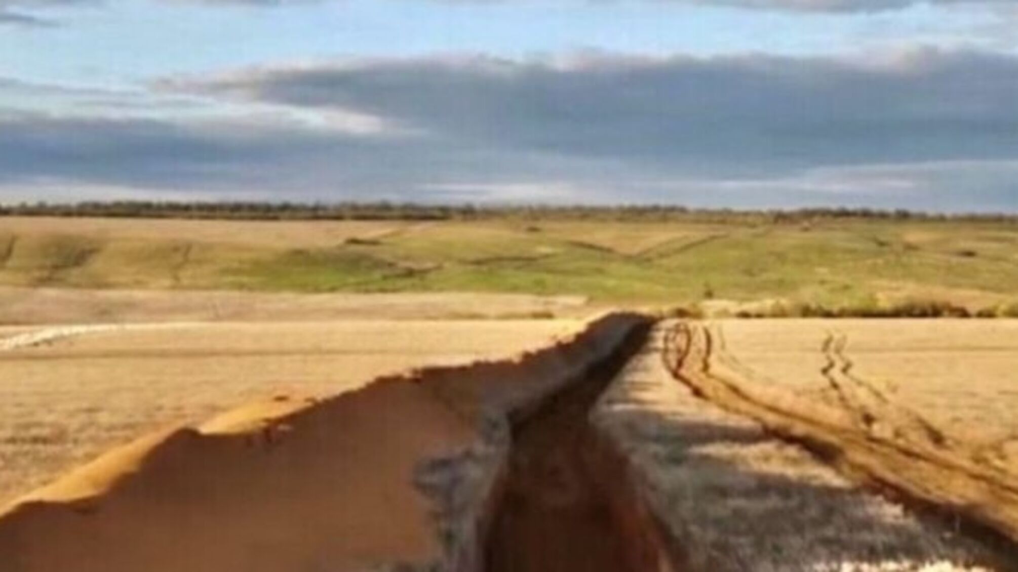 В Запорожской области россияне, копая траншеи, повредили около 160 исторических курганов и национальный заповедник