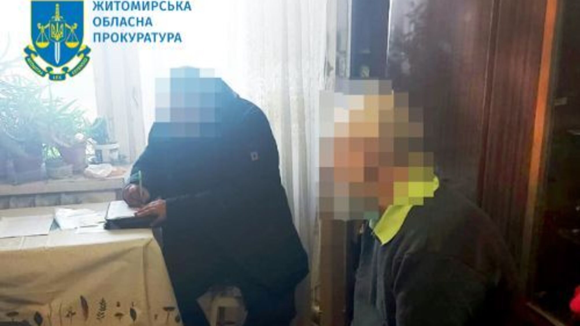 Ударил мальчика с флагом Украины: священнику УПЦ МП из Житомирщины сообщили о подозрении