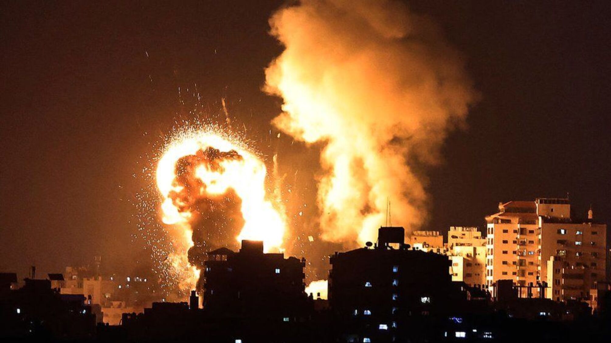Ситуація в Ізраїлі: країна оговтується від ракетного удару і б'є у відповідь по Сектору Газа (фото)