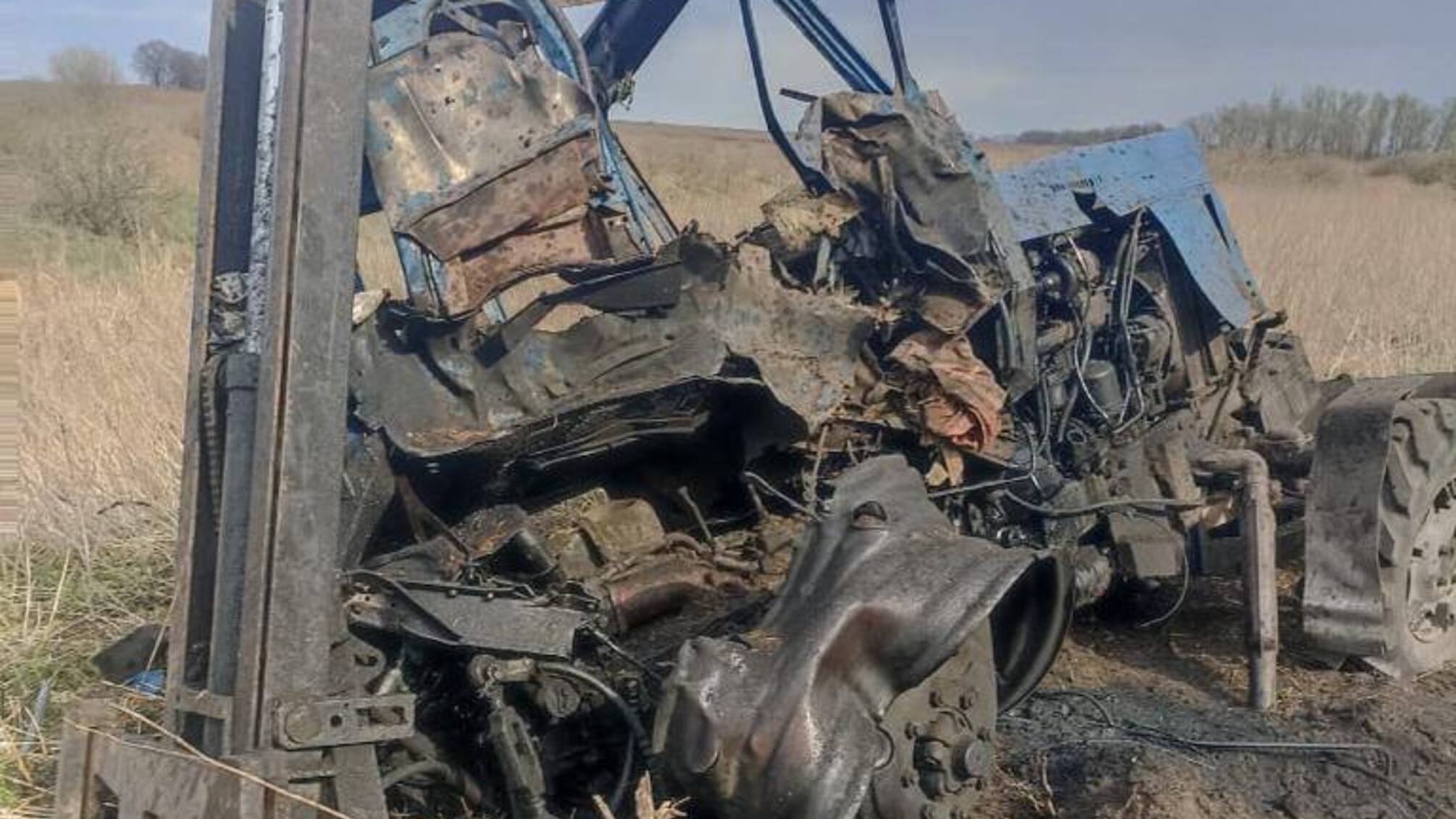 В Киевской области на мини взорвался тракторист
