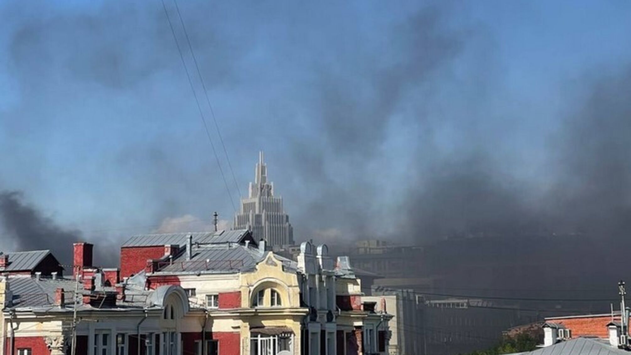 У центрі Москви – пожежа: горить готель 'Інтерконтиненталь' (відео)