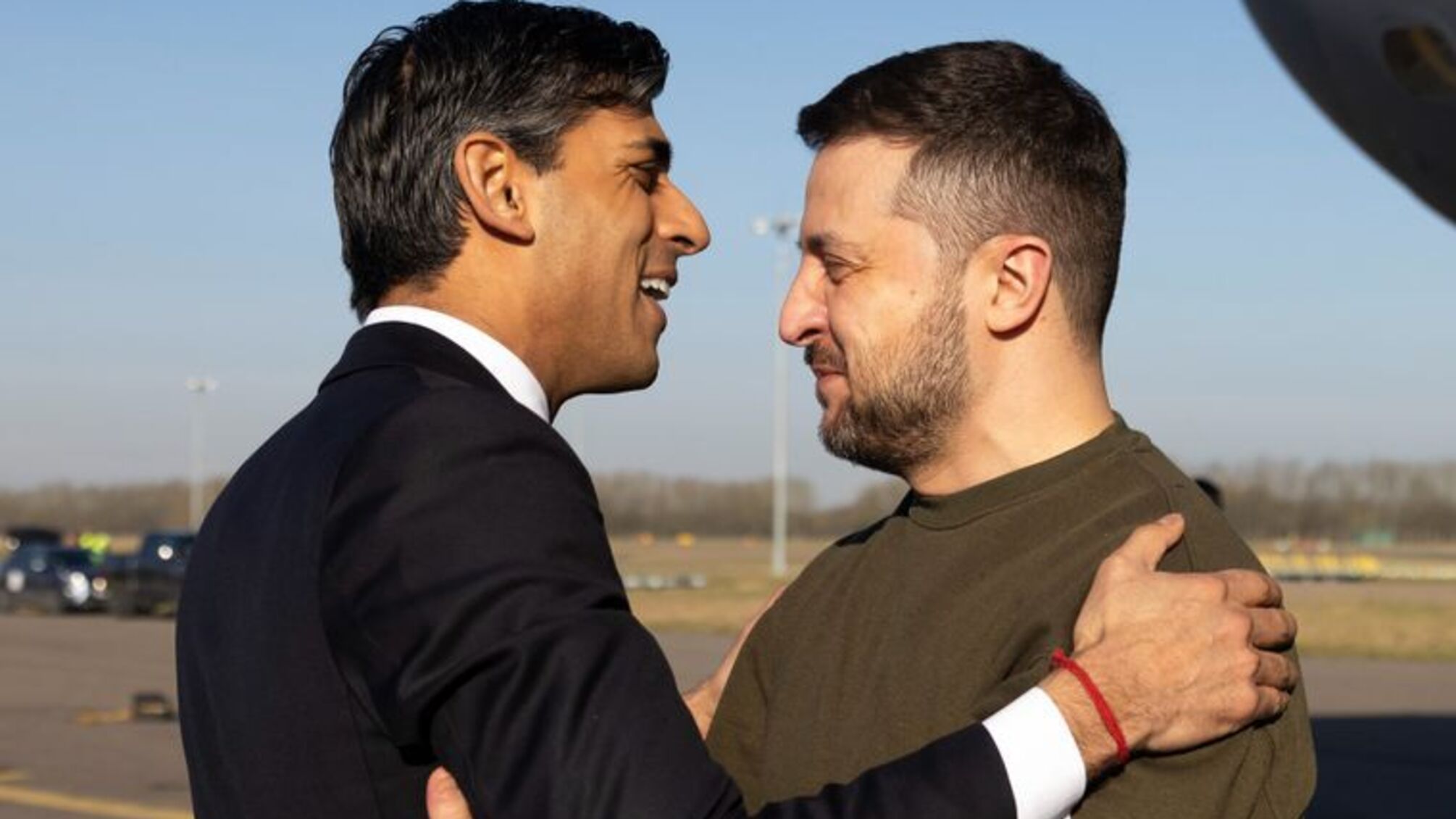 Владимир Зеленский посещает Великобританию уже во второй раз после начала российского вторжения