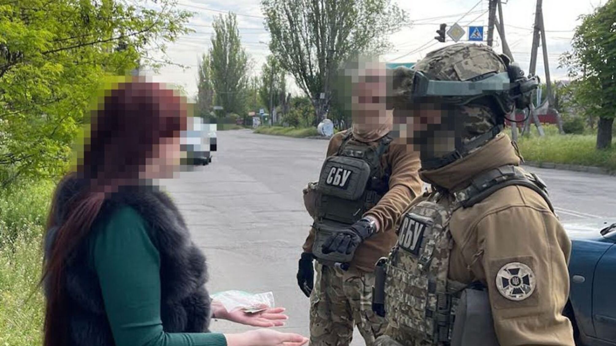 'Сливала' ФСБ личные данные украинских военных: задержана херсонская медсестра (фото)