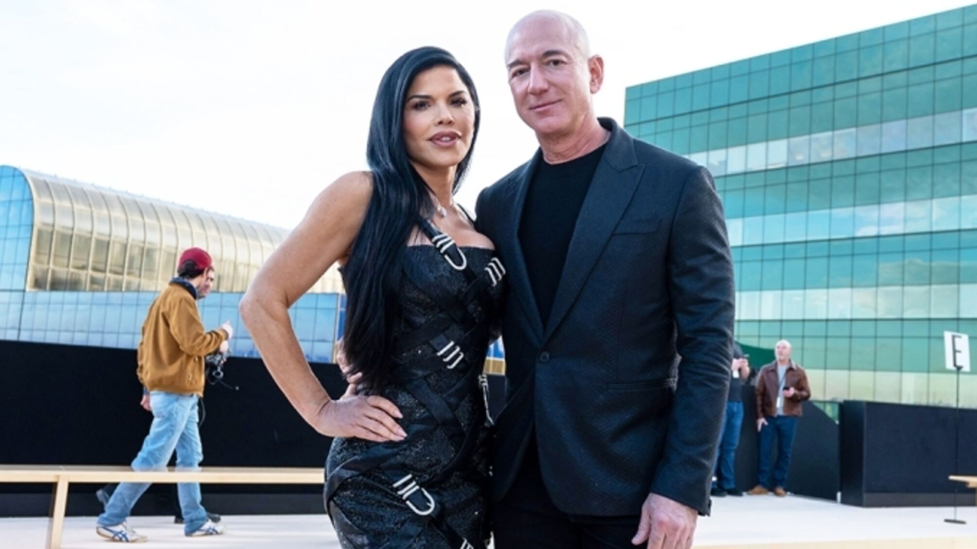 Джефф Безос і Лорен Санчес офіційно заручені