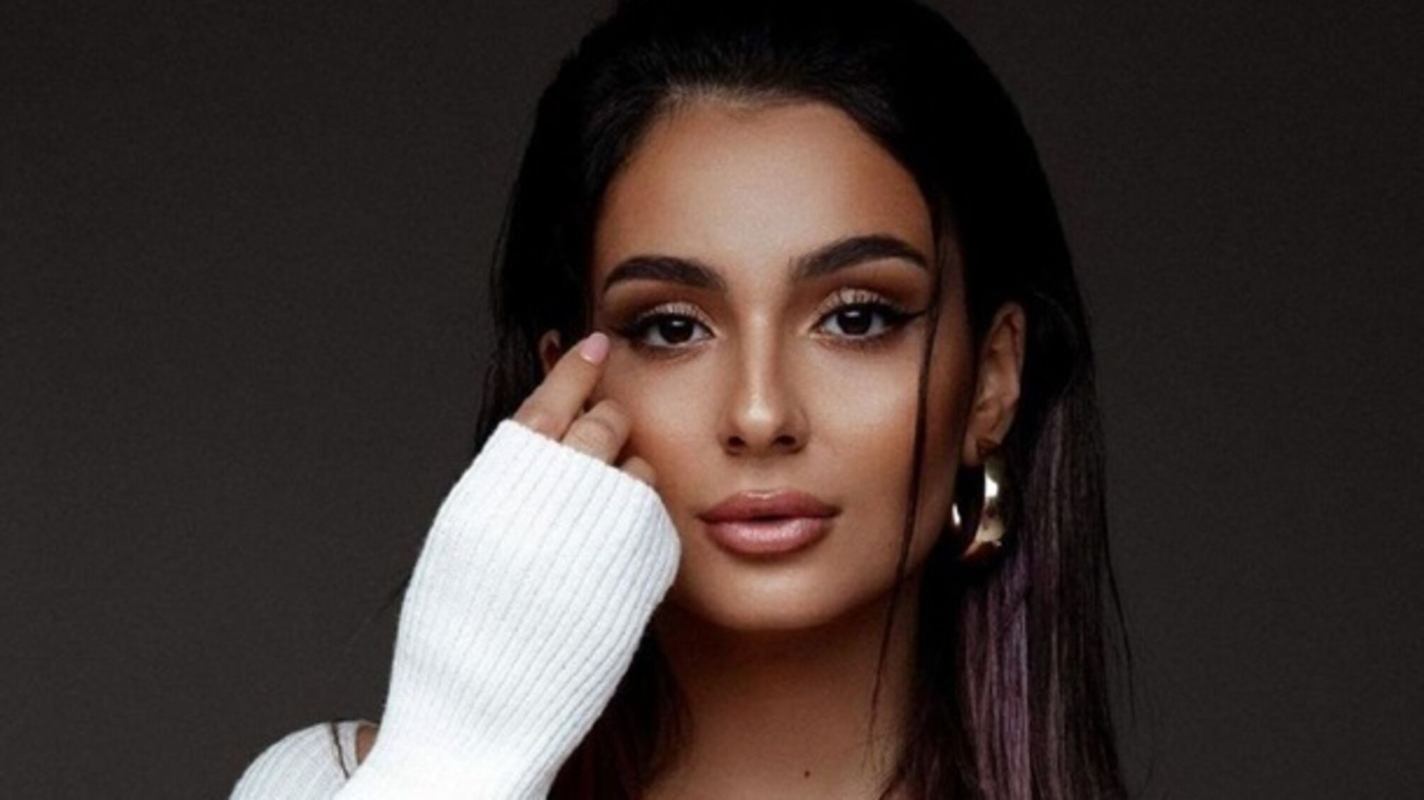 Анна Тринчер выпустила клип на песню 'Кропива'