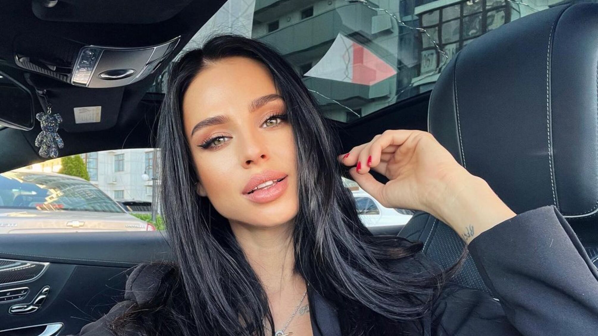 Інна Воронова - блоґерка та співачка