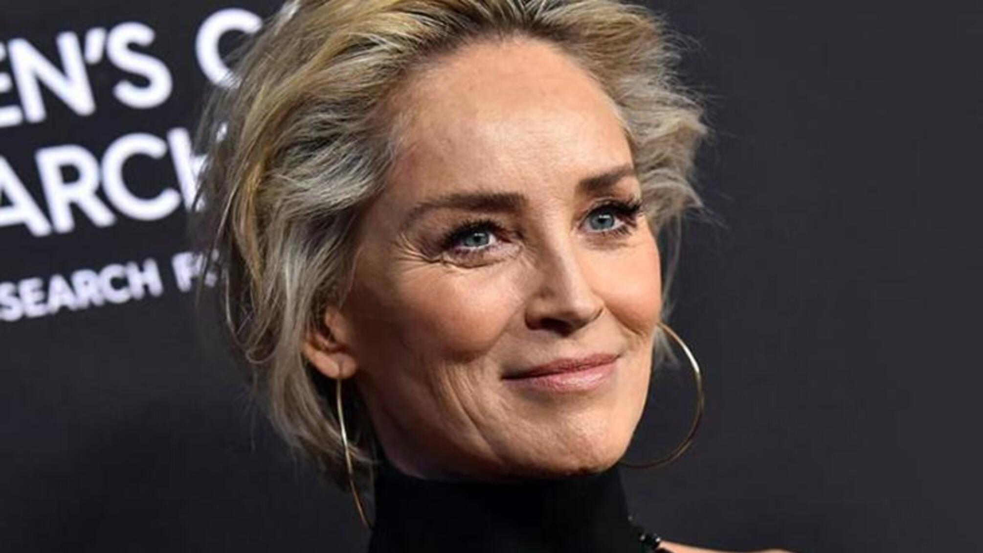 65-летняя Шэрон Стоун сделала селфи в бикини