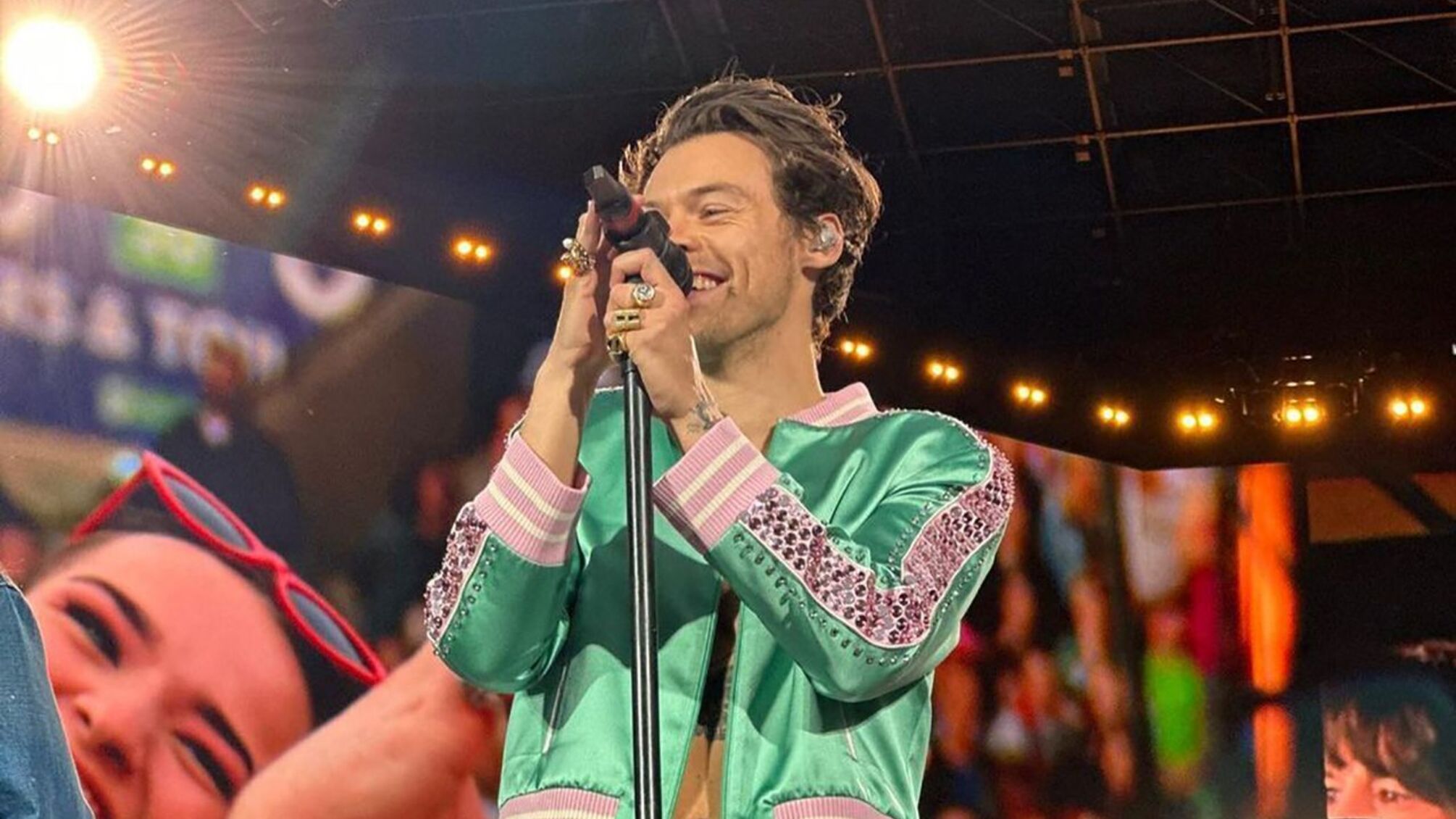 Співак Гаррі Стайлс підтримав Україну на своєму концерті