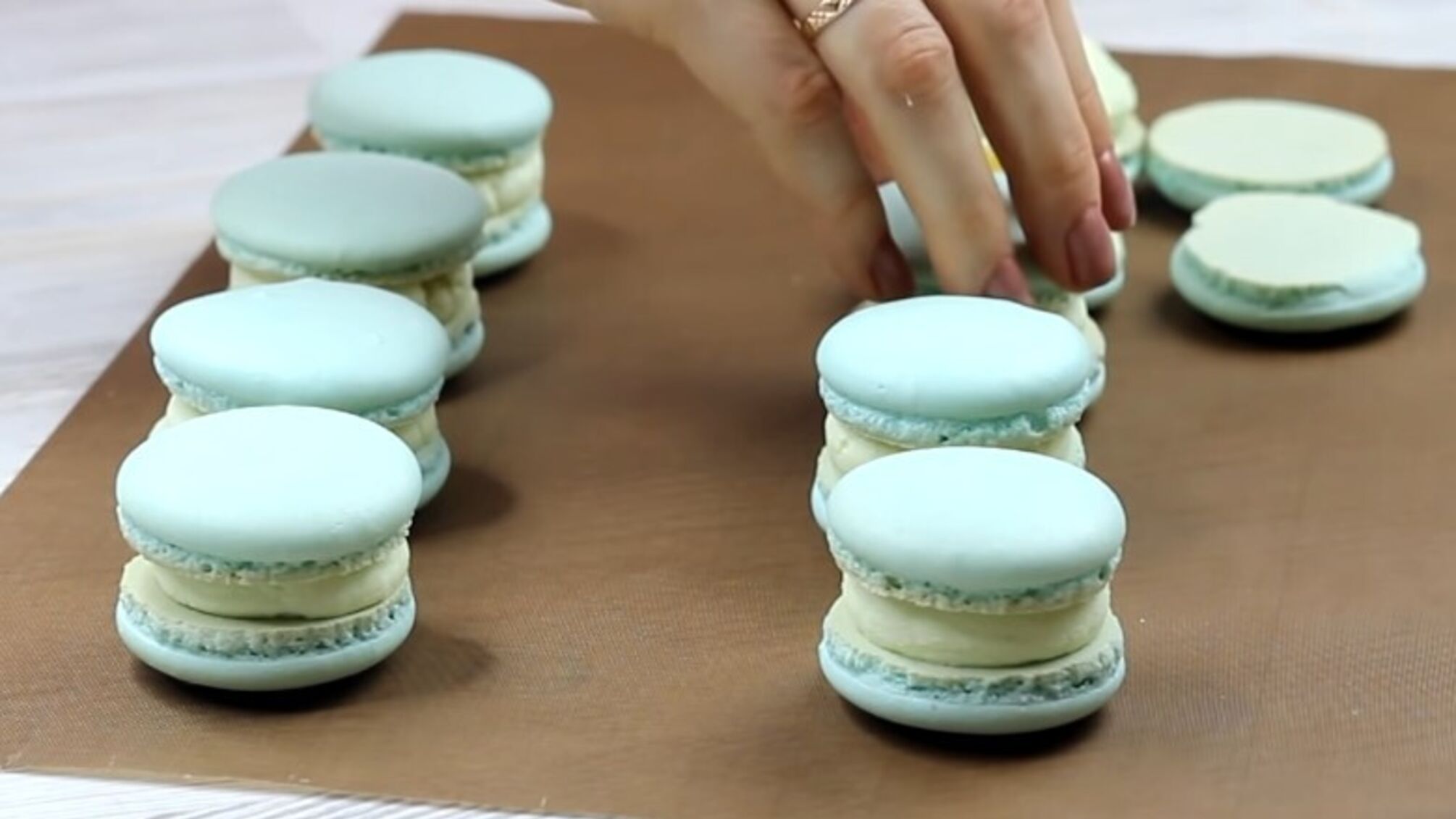 Для любителів вишуканих смаків: рецепт макаронс на італійській мерензі