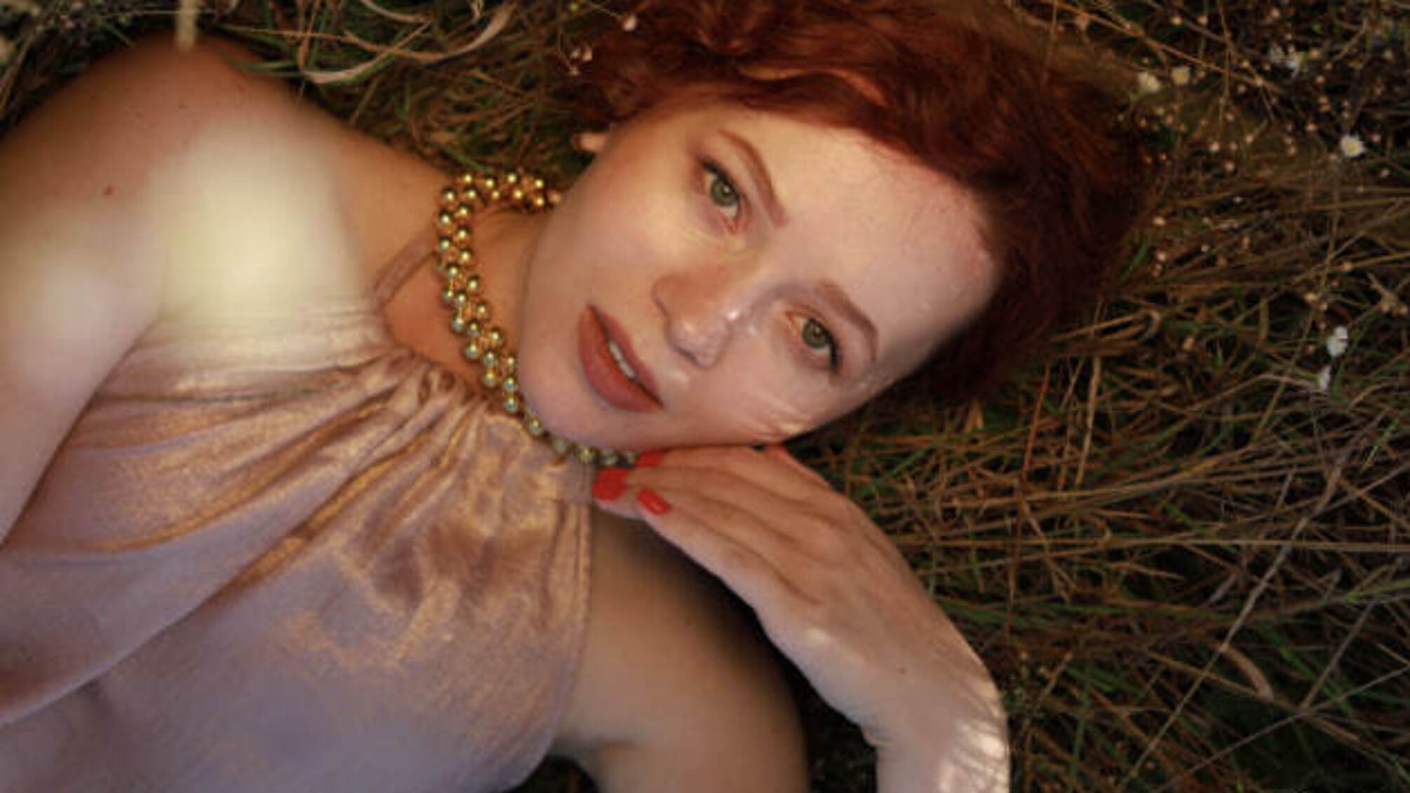 Українська співачка YAGODA потрапила в аварію