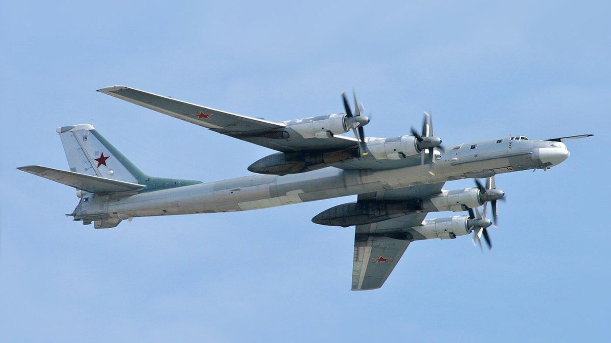 Вражеские бомбардировщики Ту-95мс летят в сторону Каспийского моря: какая скорость ракет Х-55/555?