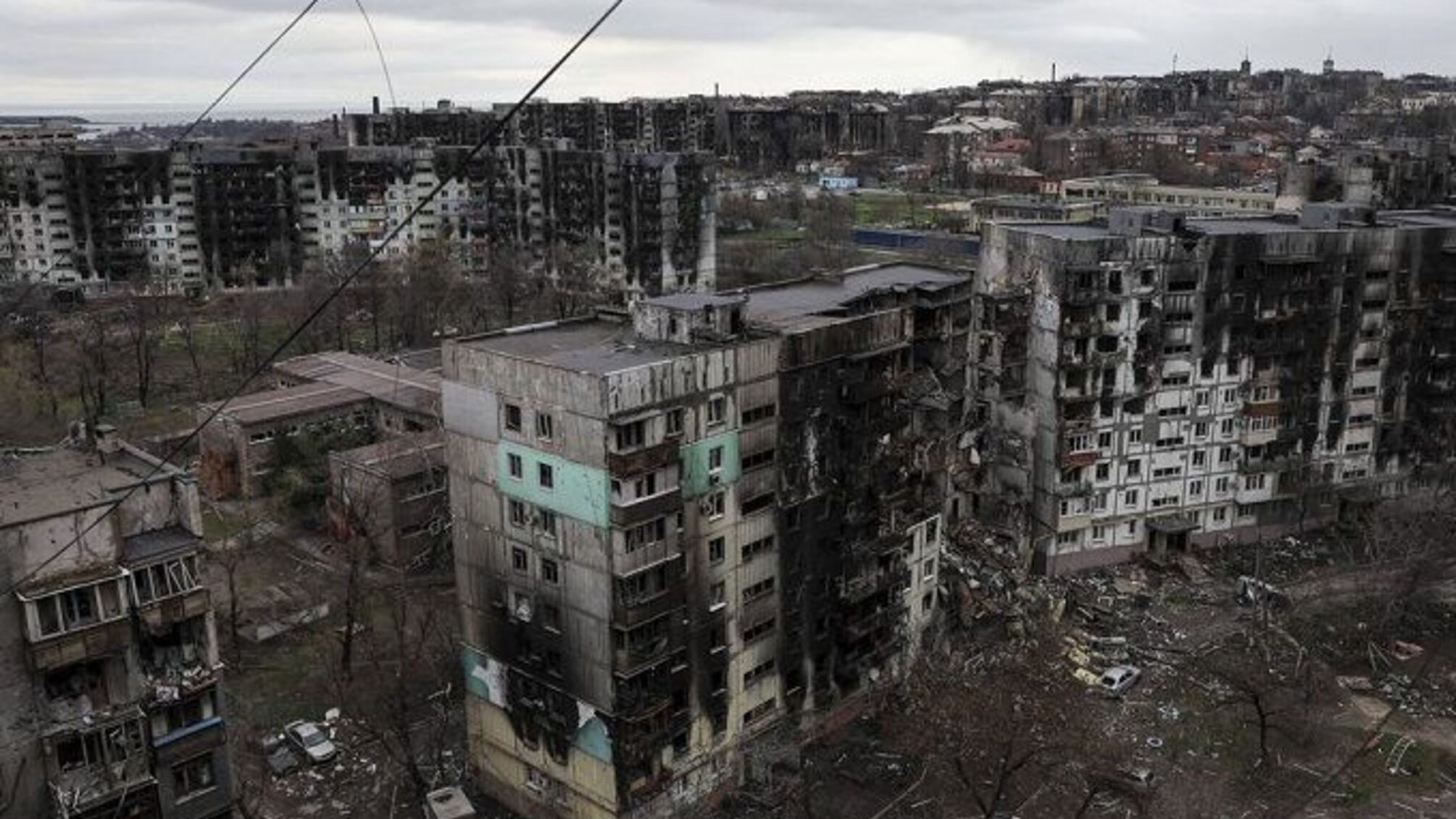 Андрющенко показал впечатляющие кадры изуродованного россиянами Мариуполя