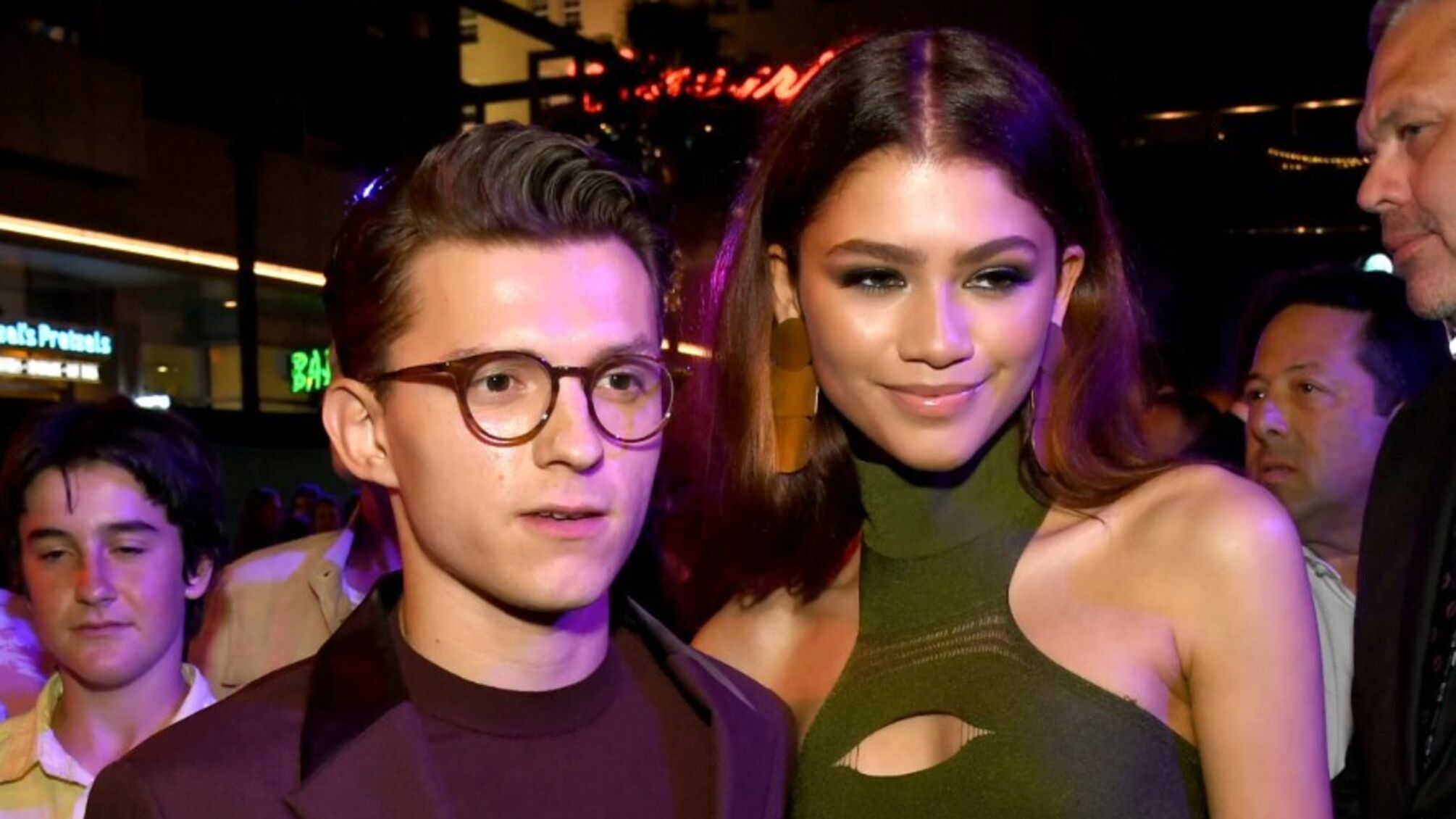 Том Голлад и Зендая