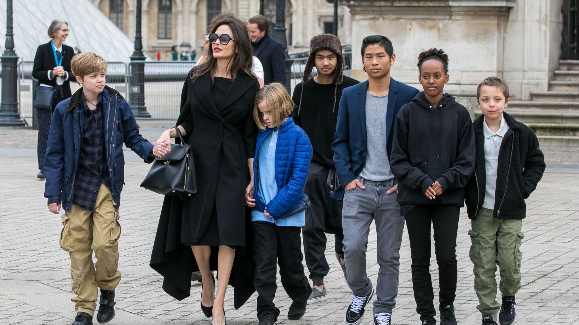 Анджелина Джоли с детьми