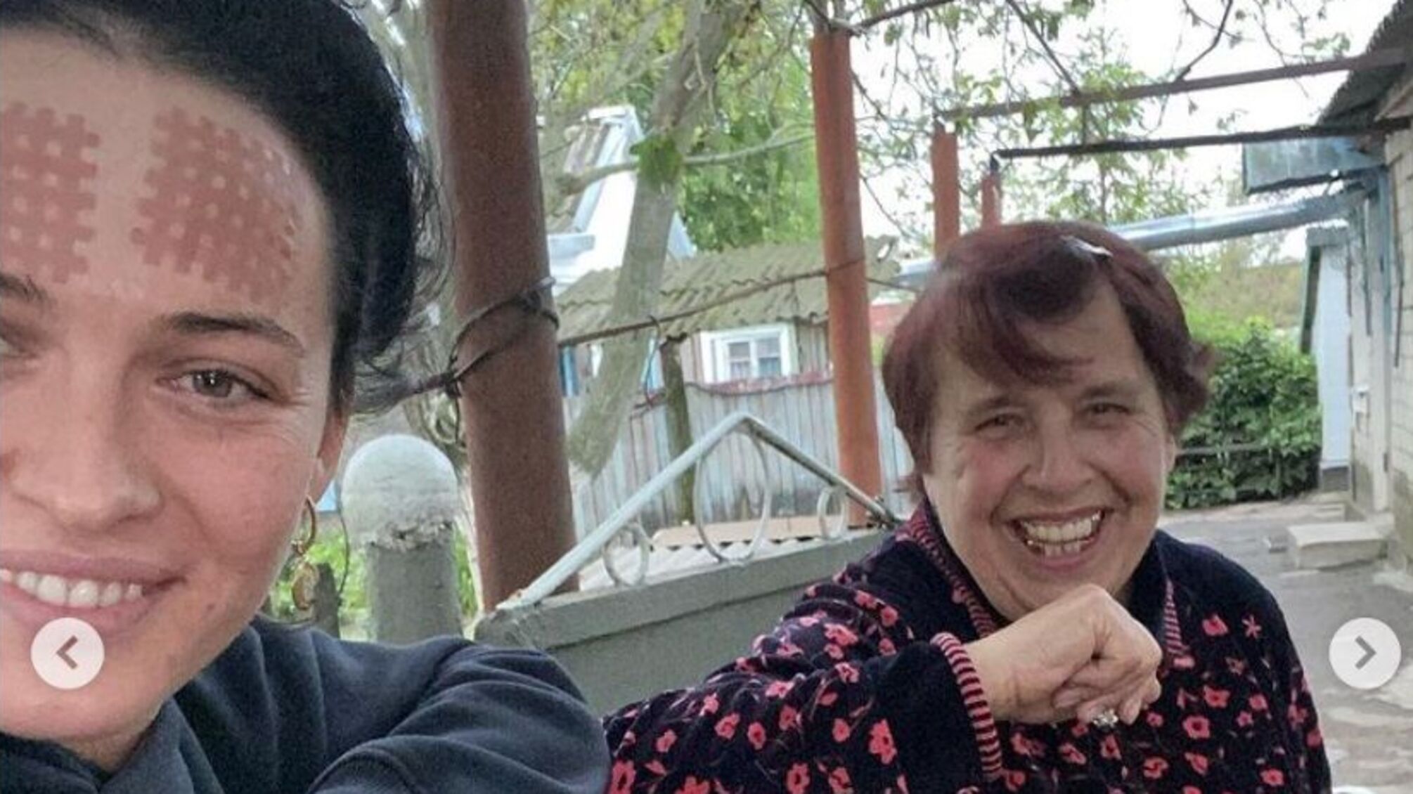 Даша Астафьєва розповіла чому не забрала бабусю з Дніпропетровщини, що потерпає від засухи