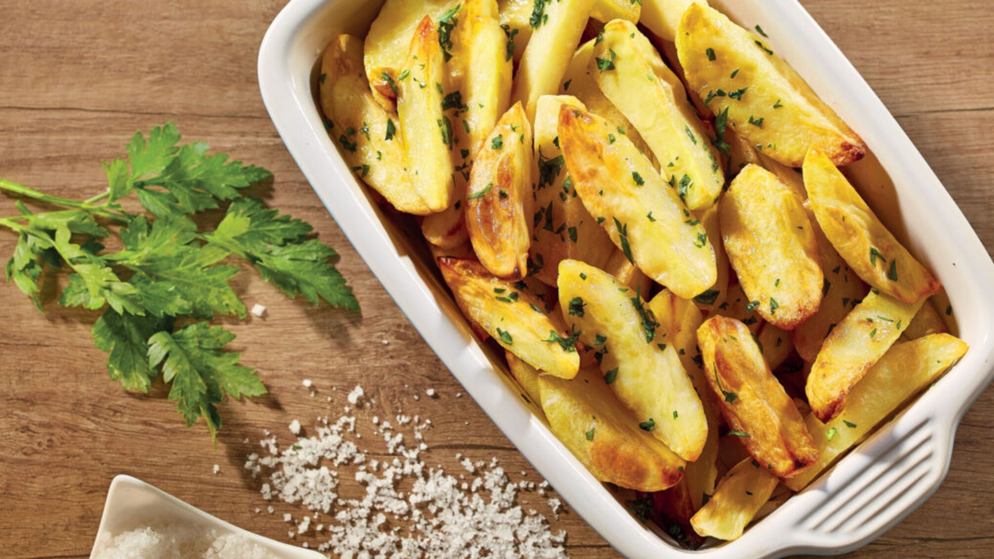 З золотавою скоринкою: простий рецепт запеченої картоплі