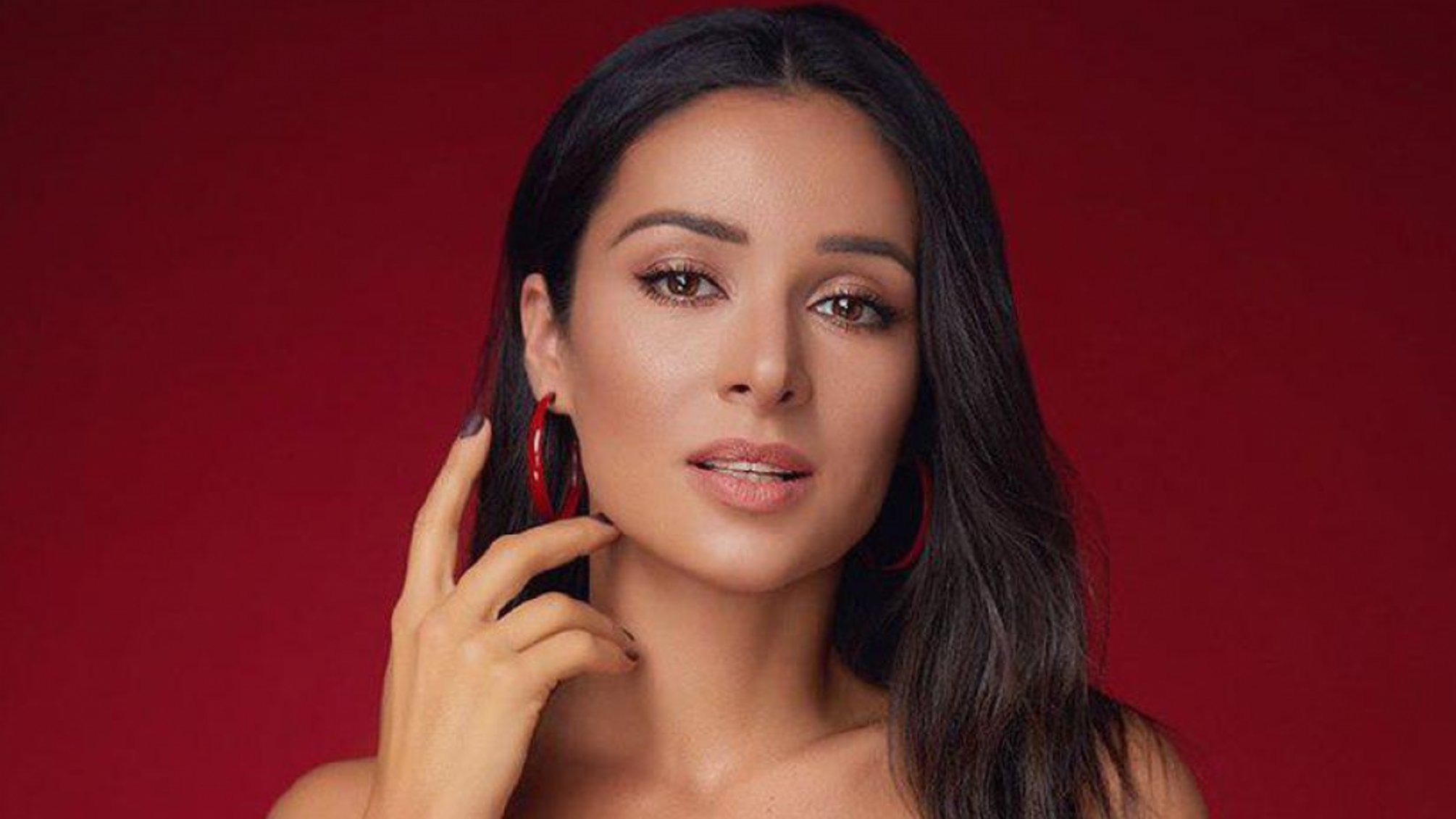 Злата Огневич – 37-летняя украинская певица, которая в 2013 году заняла 3-е место на 'Евровидении' с песней Gravity