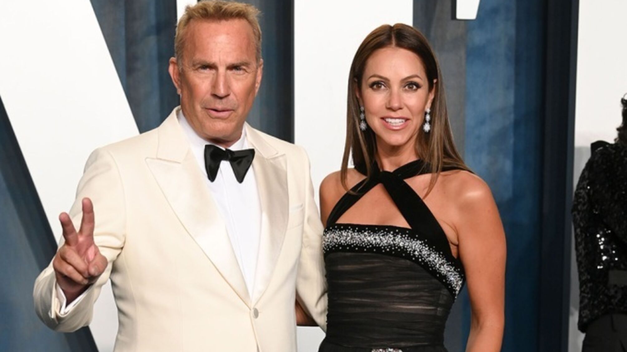 Кевин Костнер и его супруга