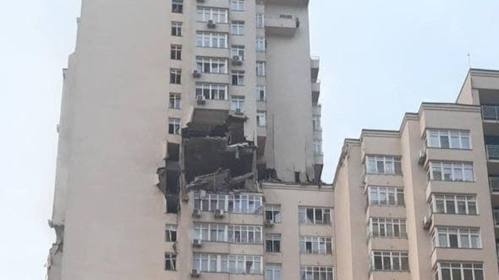 Спасательные работы продолжаются