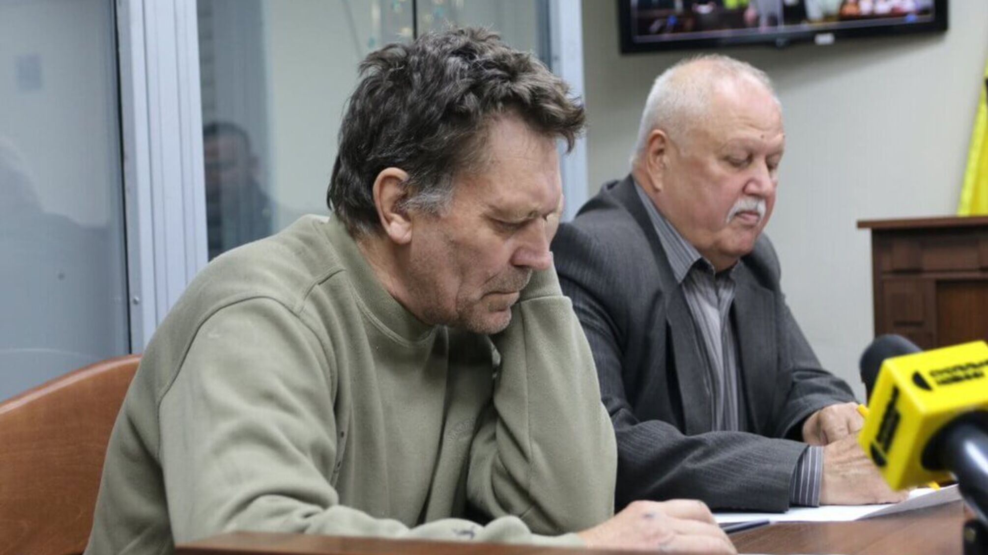 Охранник поликлиники