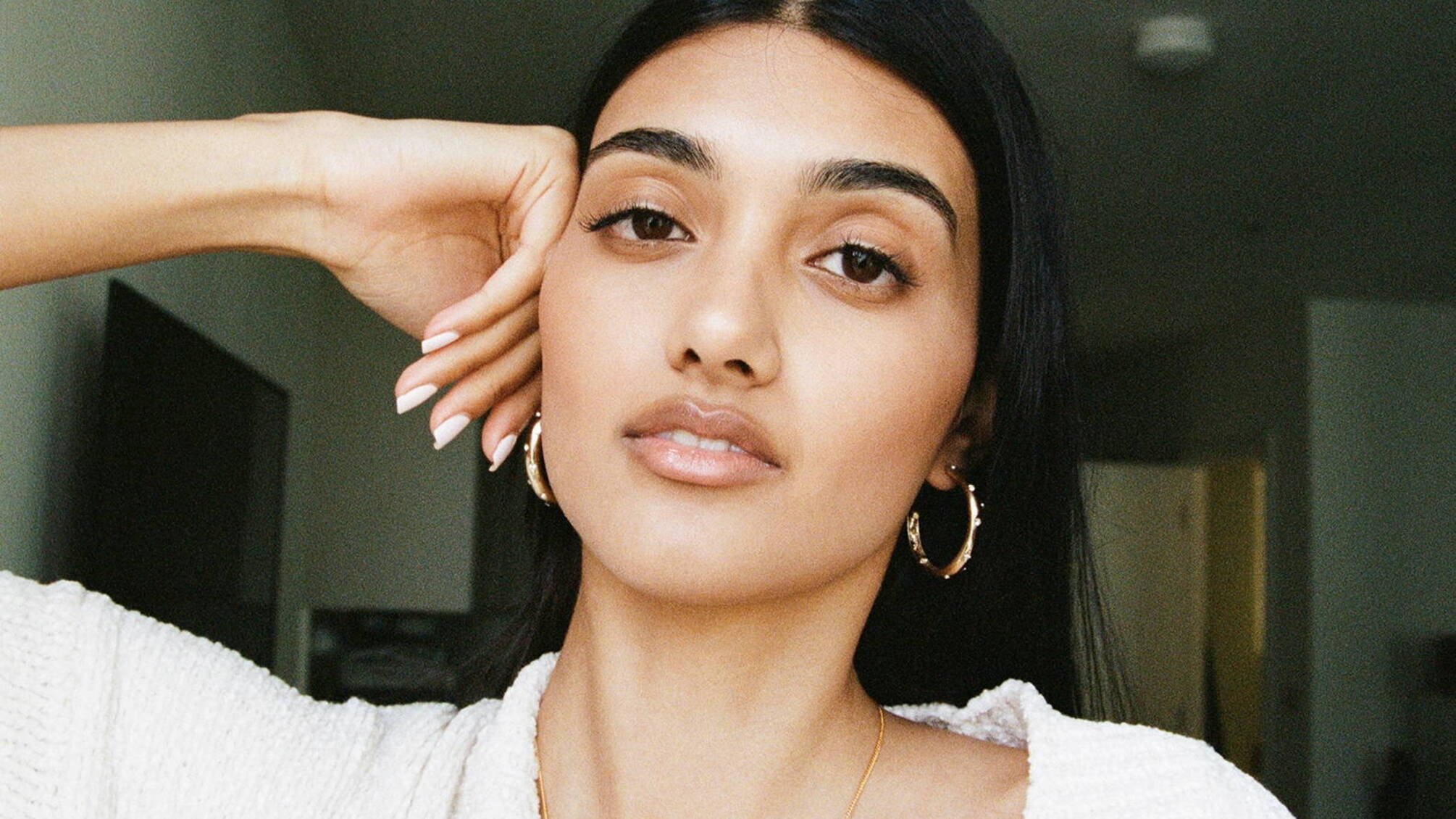 Британська модель Нілам Гілл