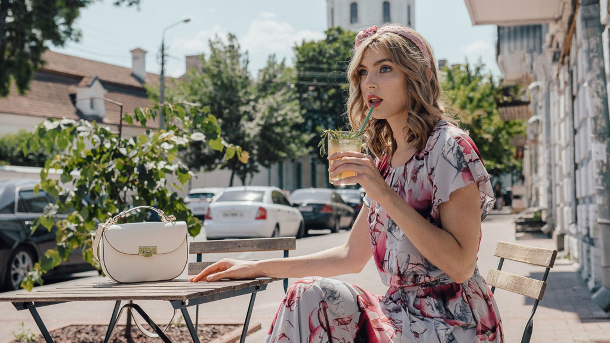 Будьте у тренді: який колір модно носити влітку 2023