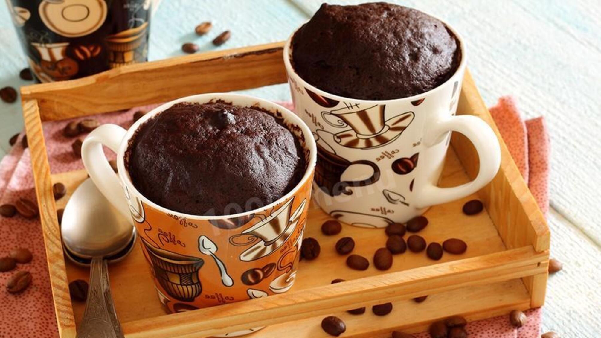 Швидкий рецепт десерту: як приготувати кекс у чашці