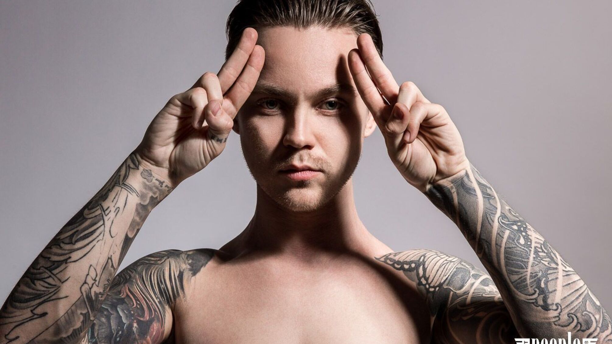 Артем Пивоваров, український співак