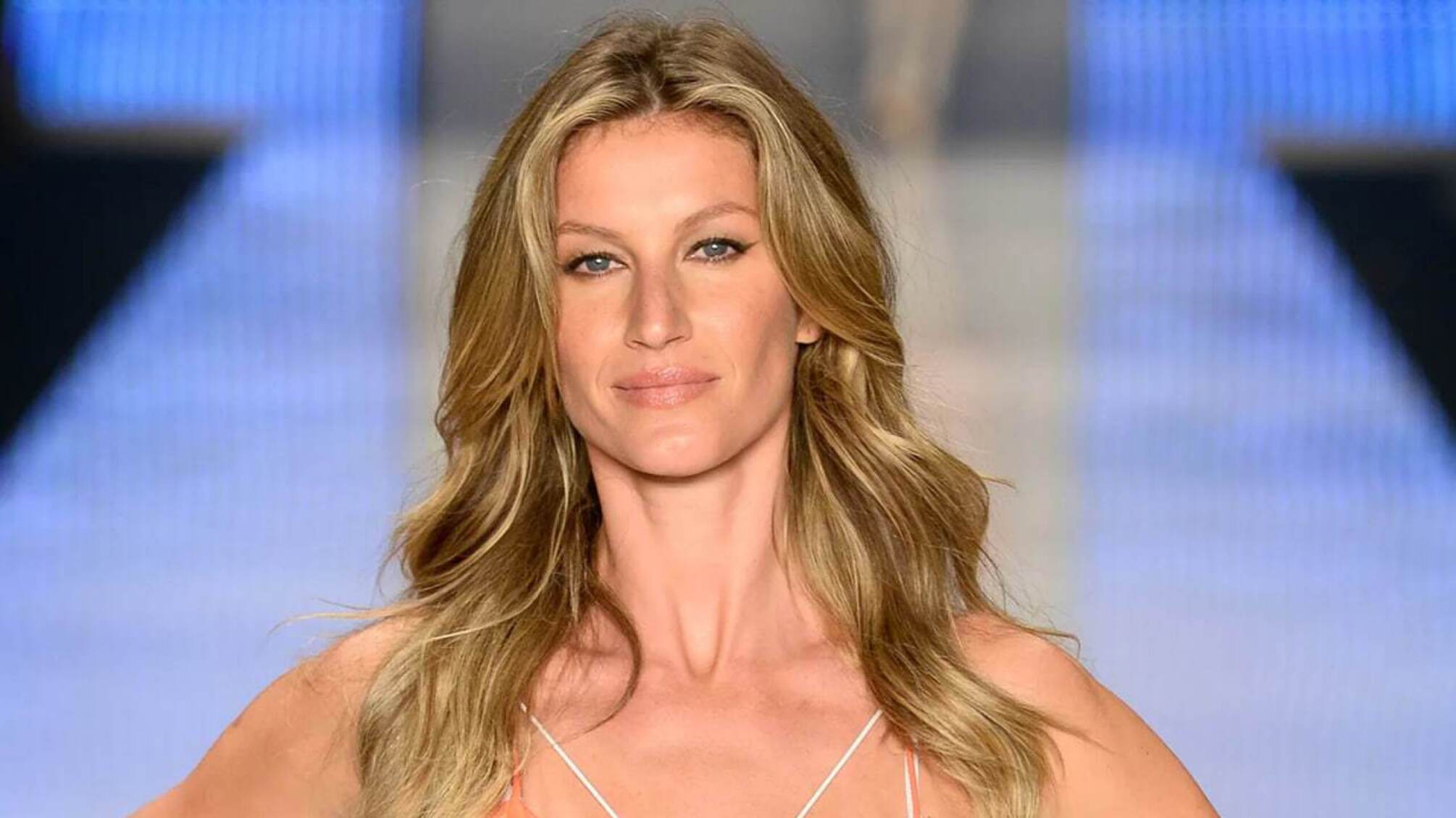 Модель и актриса Жизель Бюндхен