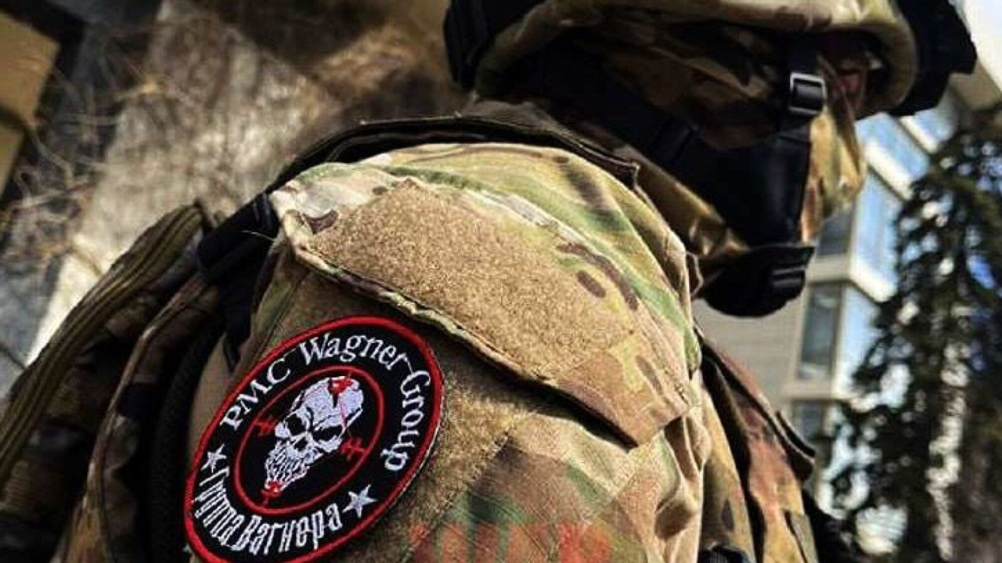 Велика колона легкових і вантажних машин: у Білорусі помітили авто з номерами 'Л/ДНР'