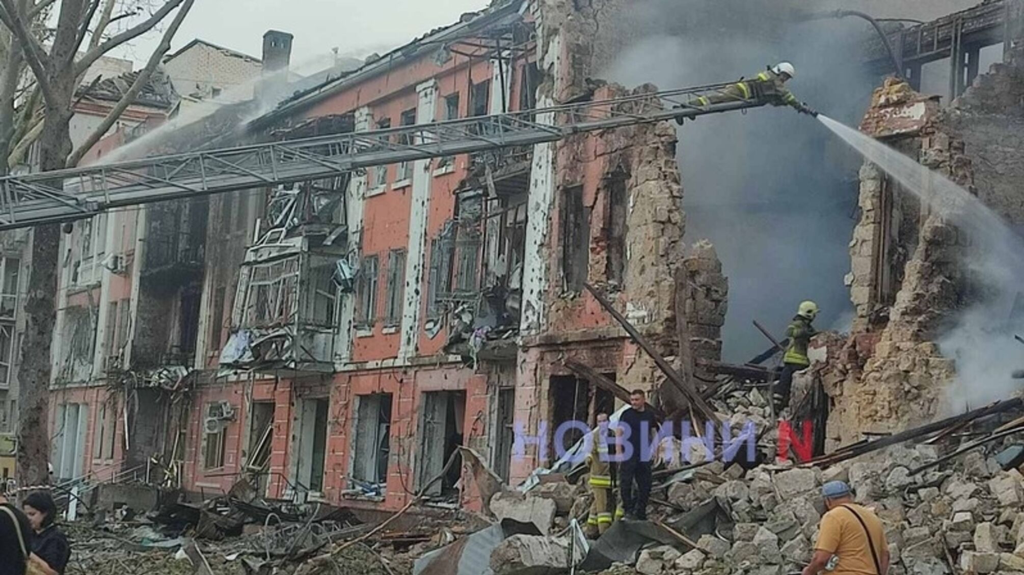 Нічний обстріл у Миколаєві: постраждало 18 осіб