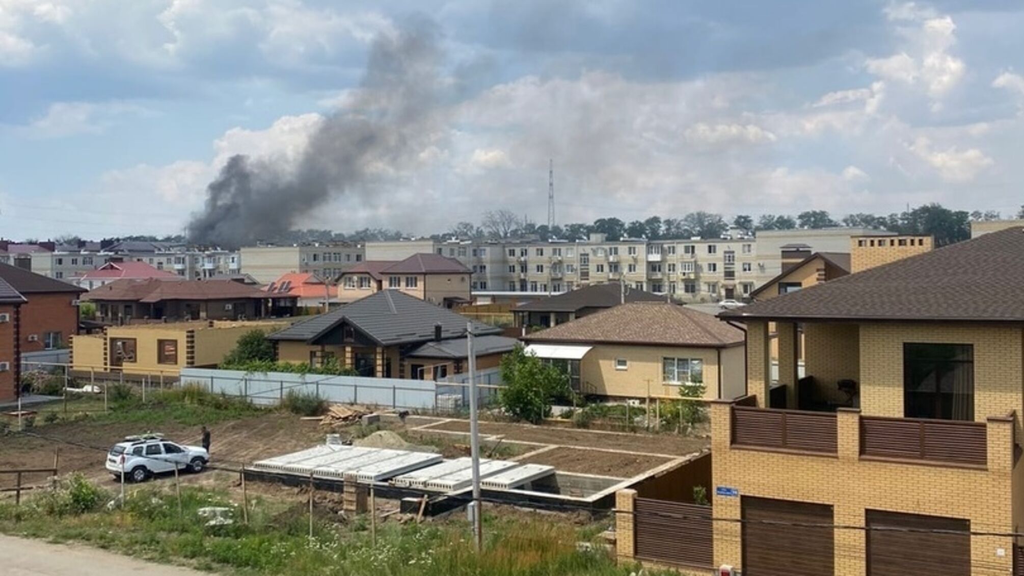 У Таганрозі Ростовської області рф потужний вибух: росіяни під завалами  (фото, відео)