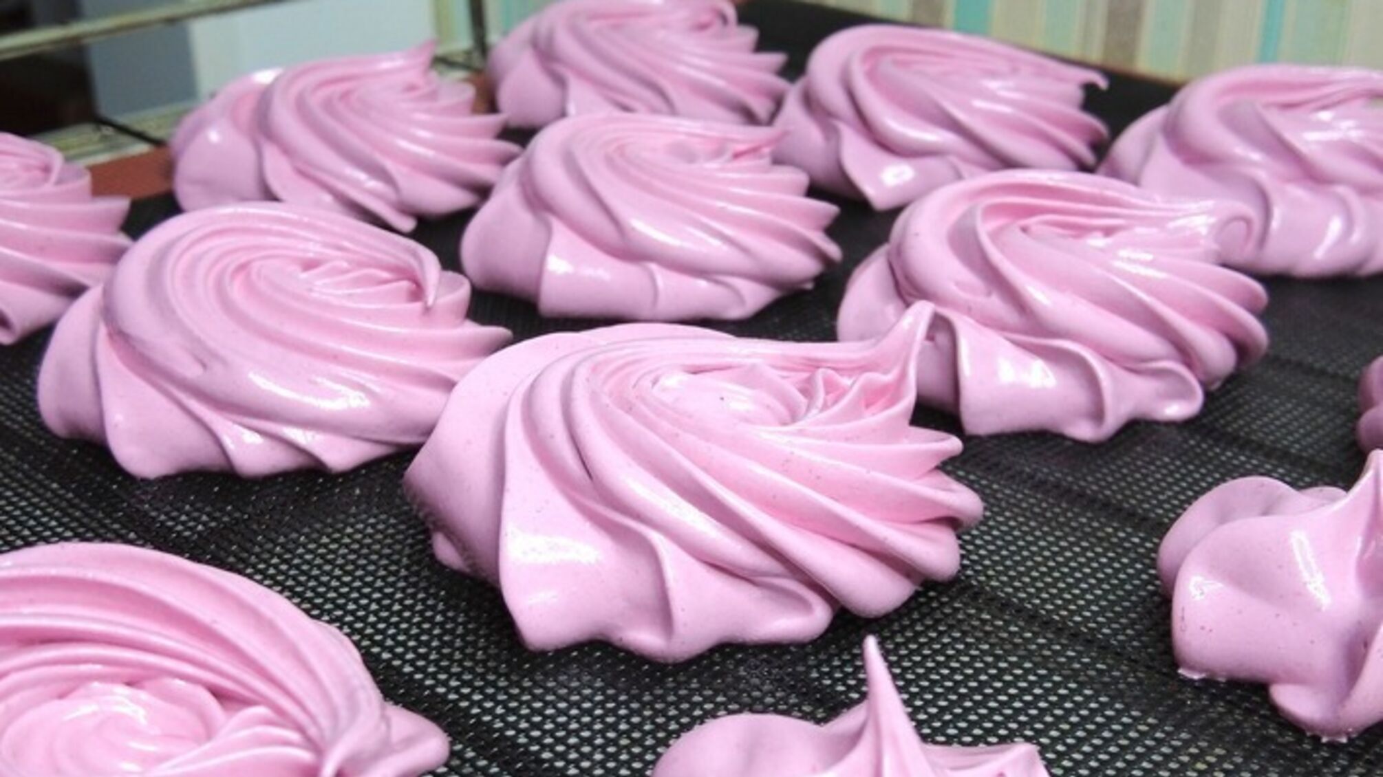 Нежный, как облачко: рецепт домашнего ягодного зефира