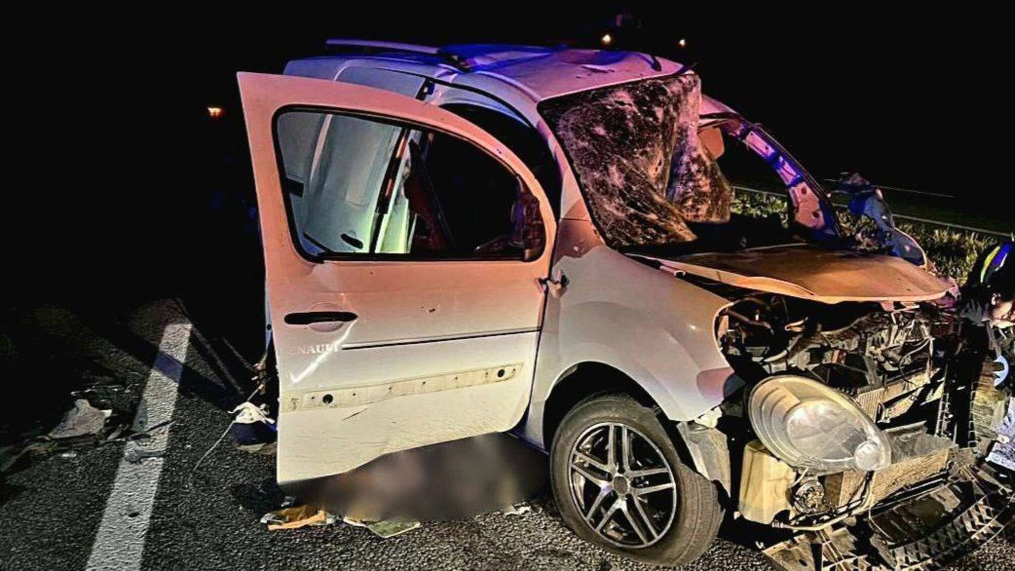 Автомобиль, поврежденный дроном на Днепропетровщине