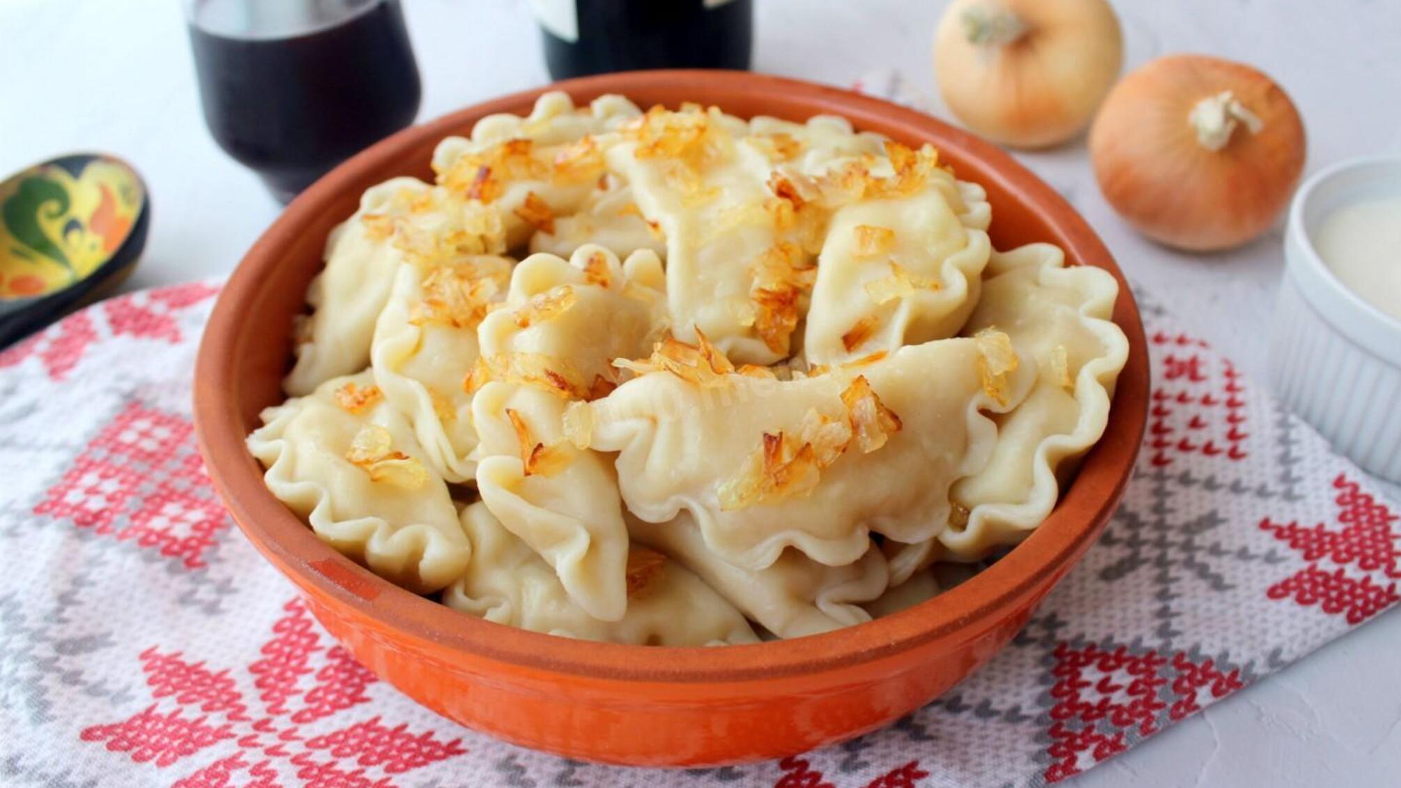 Українські традиції на вашому столі: рецепт вареників з картоплею