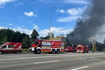  У Києві спалахнула пожежа на АЗС: є постраждалі