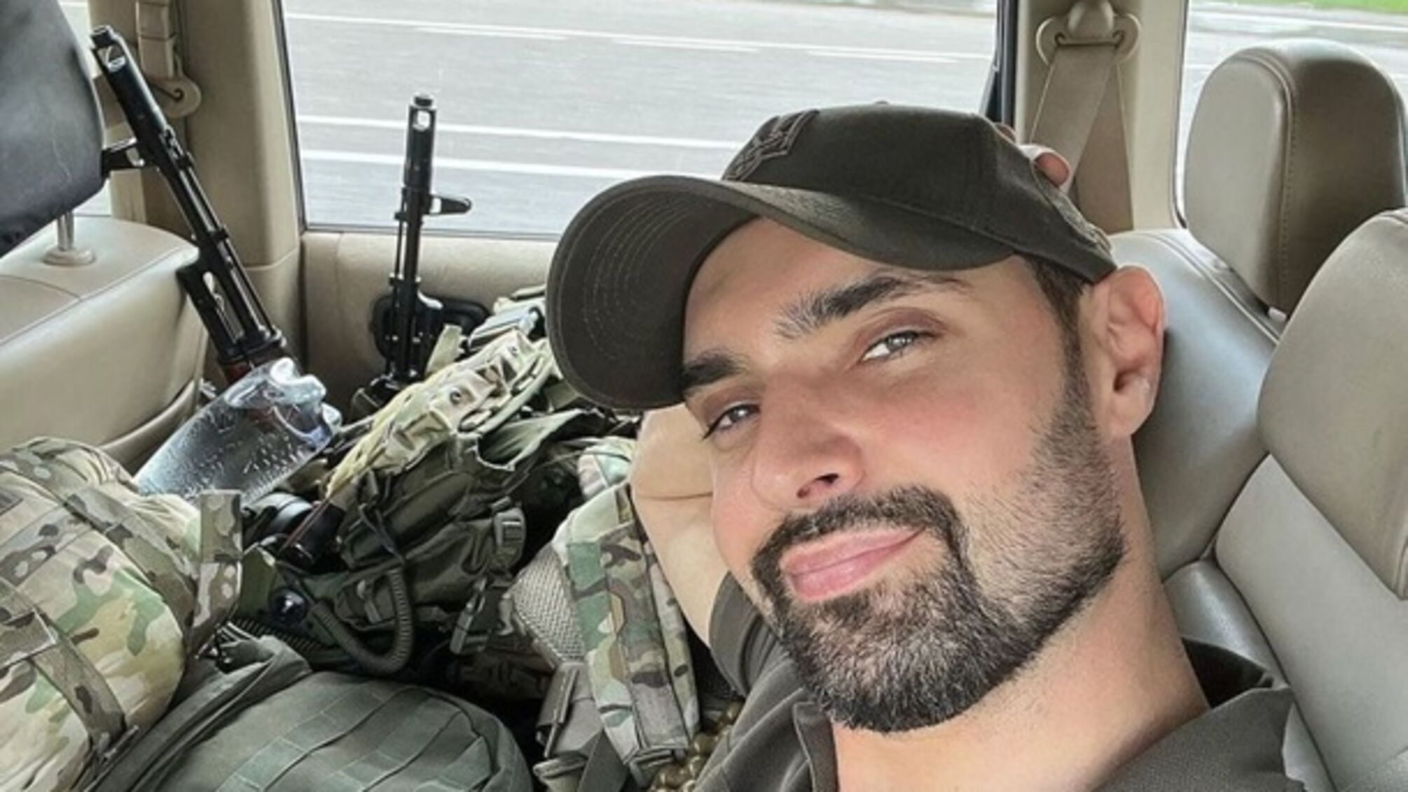 Виталий Козловский иногда делится видео и фото своей жизни на фронте