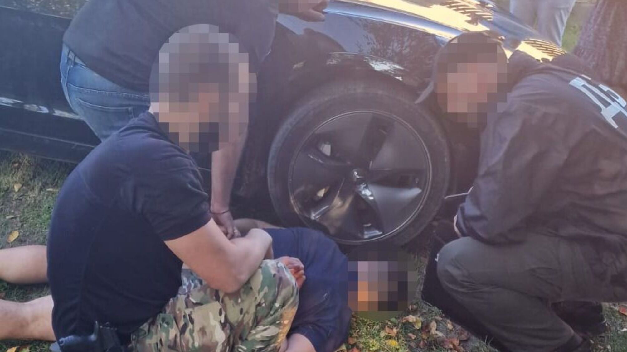 Уклоняющие ищут тропы за границу