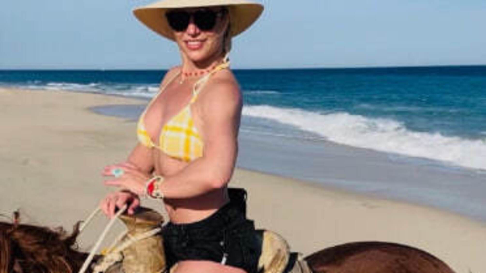 Абсолютно голая: Бритни Спирс выставила свои обнаженные фото на всеобщее обозрение