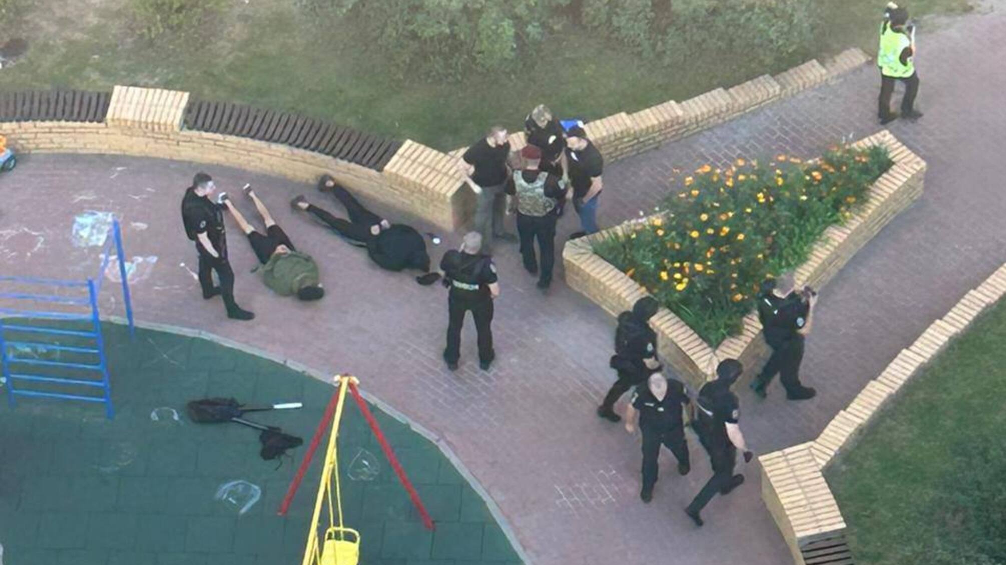 Поліцейські затримали двох нападників з бейсбольними битами