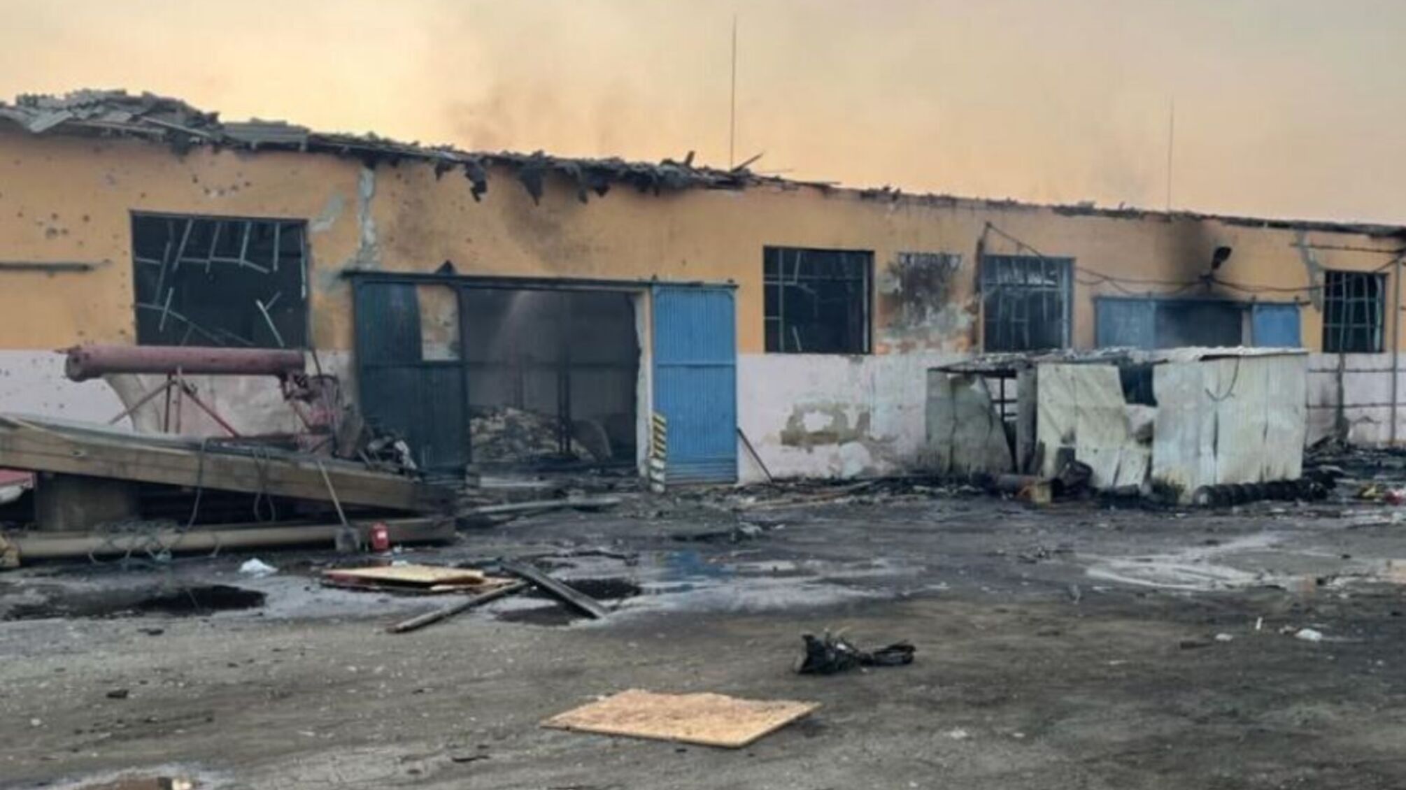 Є влучання по виробничо-перевантажувальних комплексах