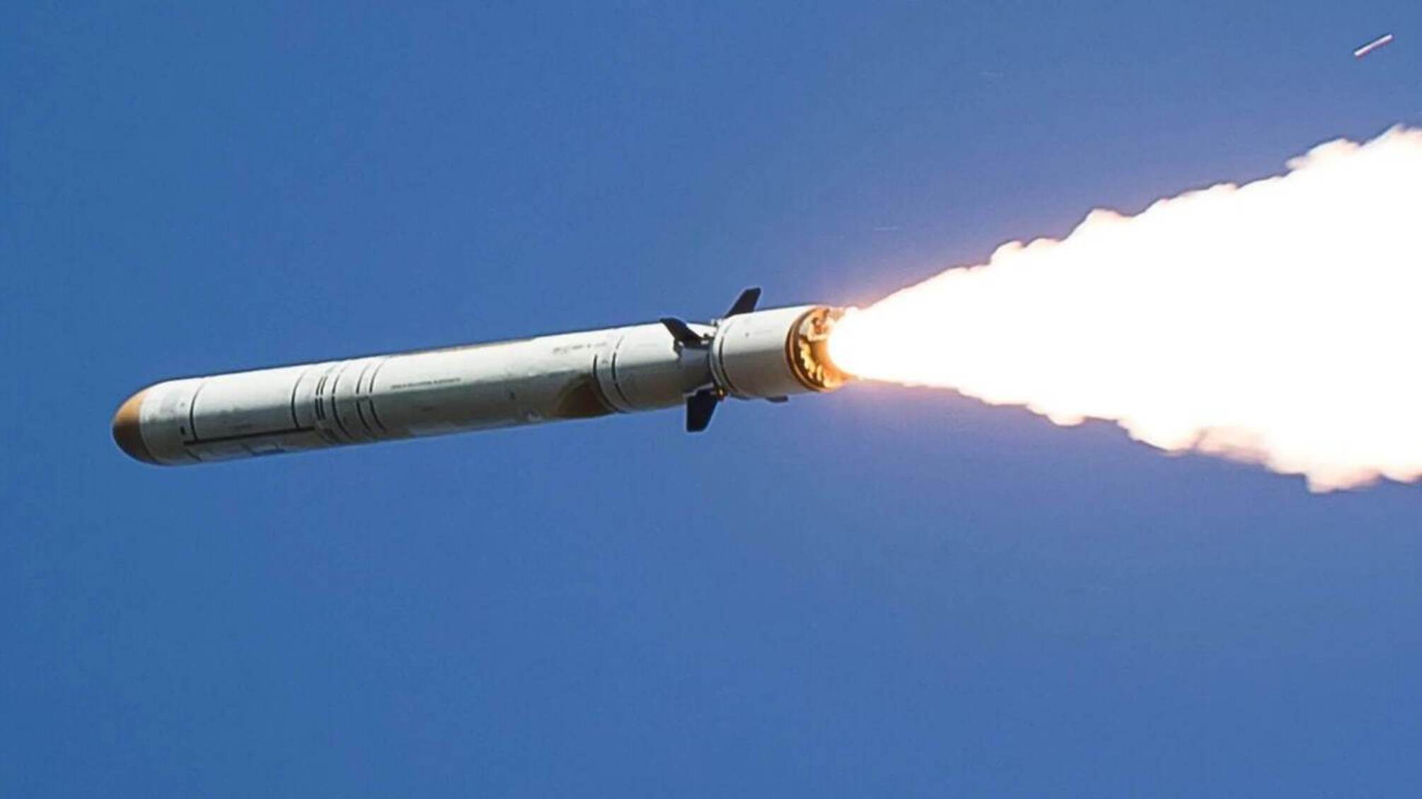 Нічний ракетний удар рф по Дніпру: відомо про постраджалих