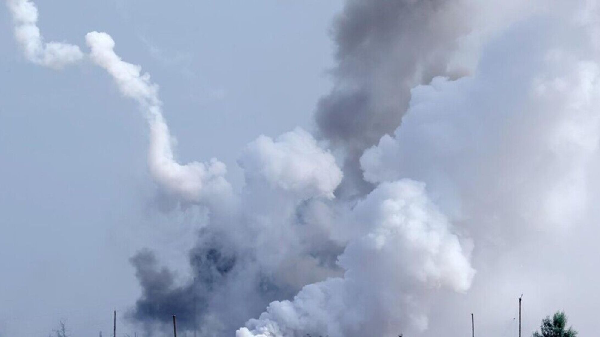 Взрывы в Крыму: в районе Севастопольской бухты – дымовая завеса