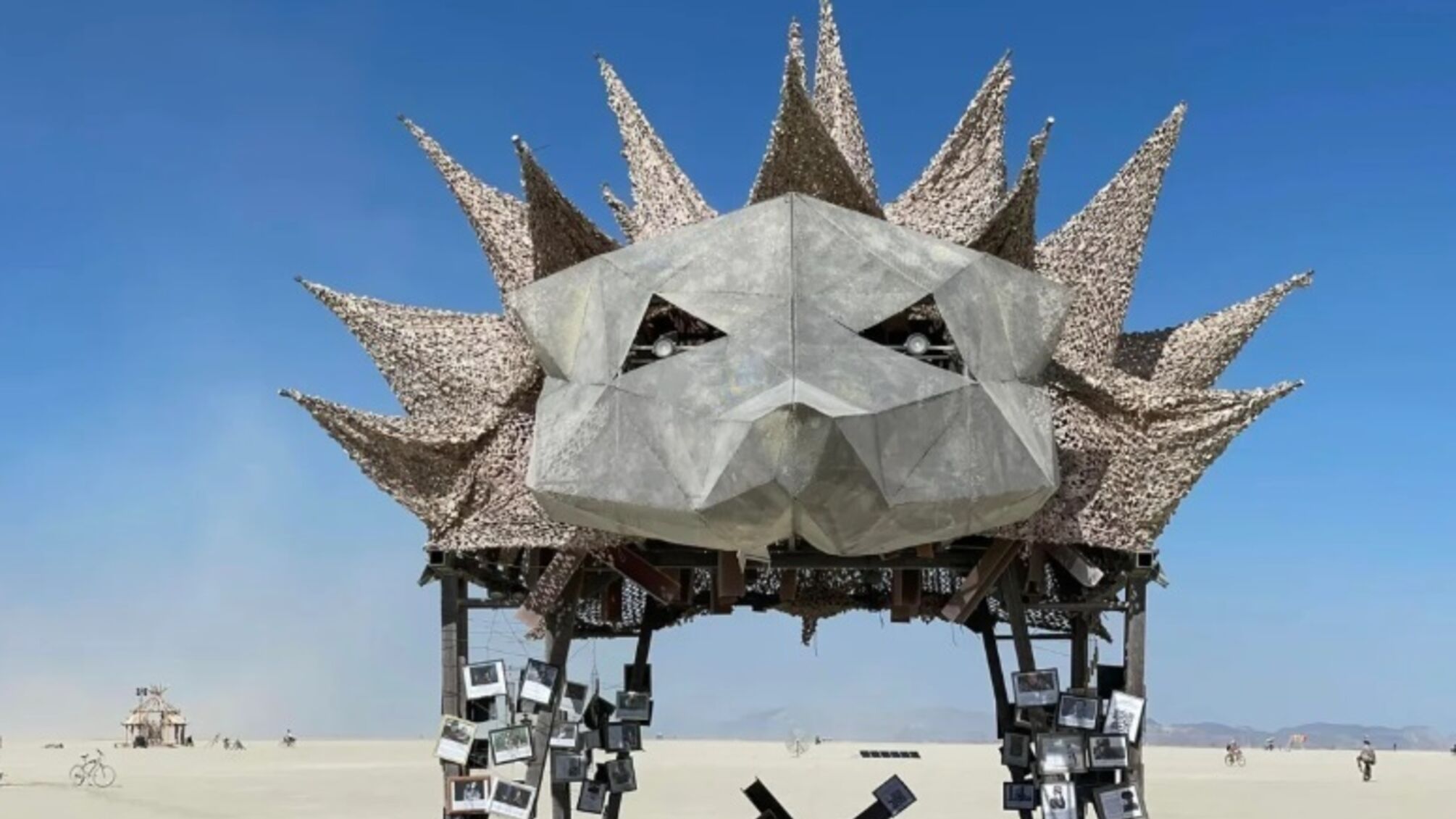 На фестивалі сучасного мистецтва Burning Man українців представляє Храм Їжака