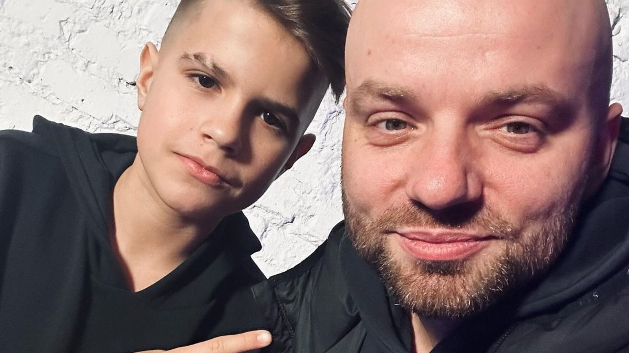 Син Дьоміна постійно 'сидить у телефоні'