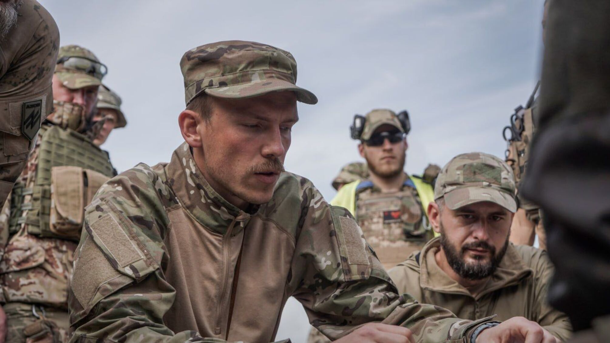 Бригада 'Азов' проводит тактические учения с освобожденным командиром 'Азовстали'