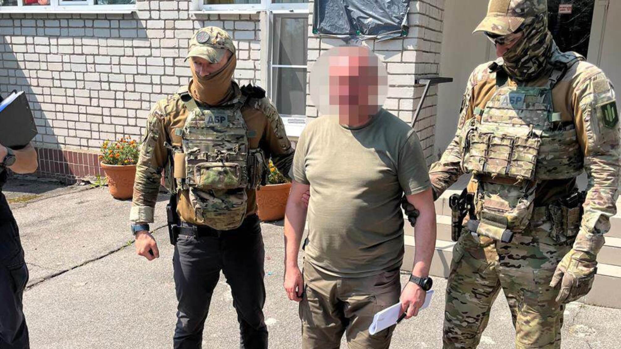 воєнком затримання