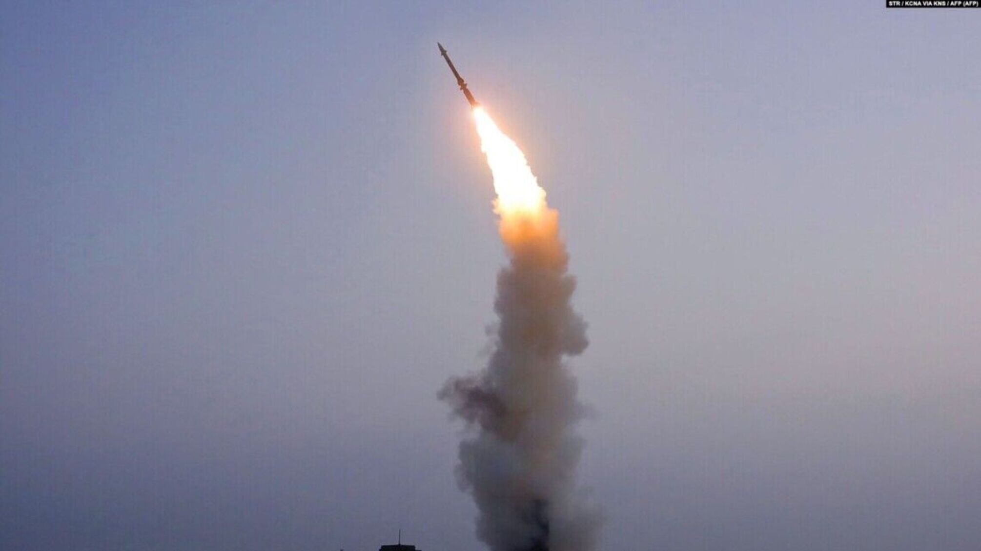 Россияне минувшей ночью выпустили по Украине пять баллистических ракет: какие области пострадали